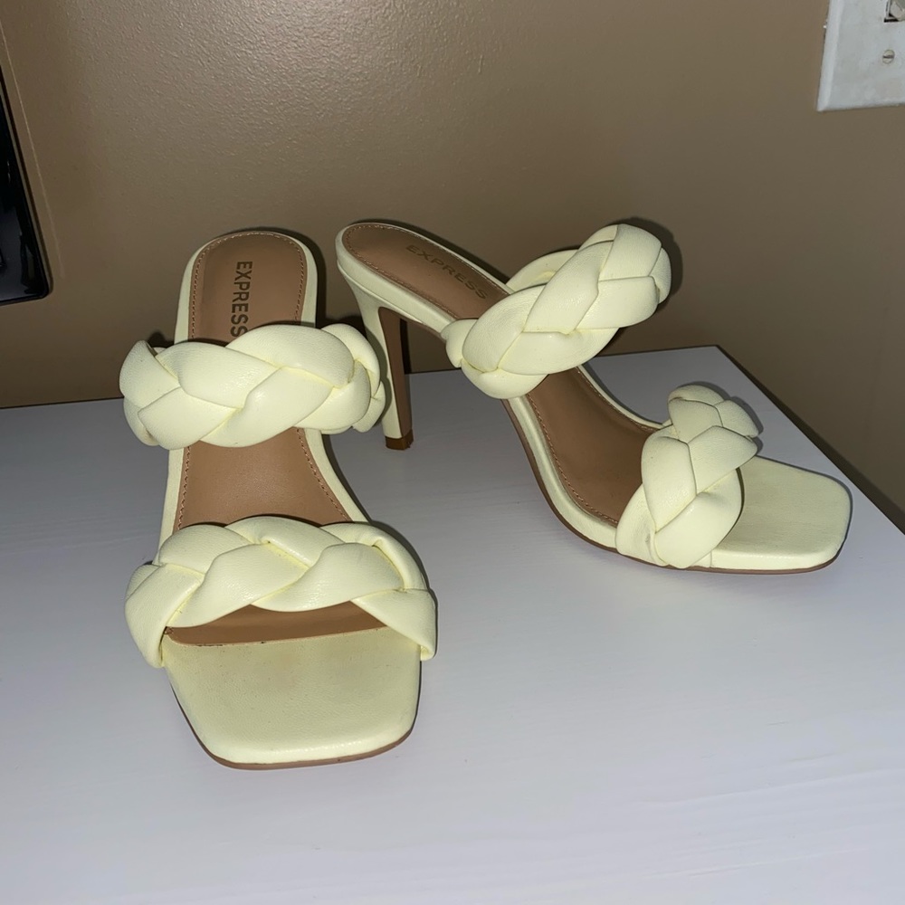 Express heels
